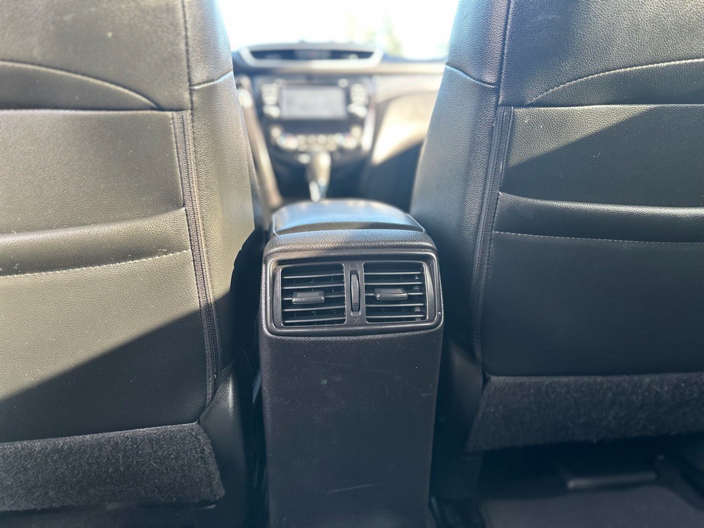 2016 Nissan Rogue Image 20