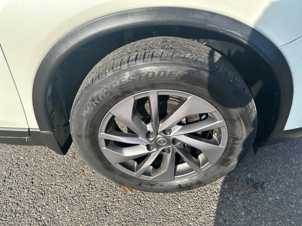 2016 Nissan Rogue Image 21