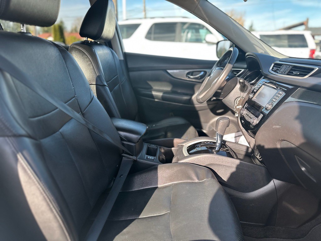 2016 Nissan Rogue Image 23