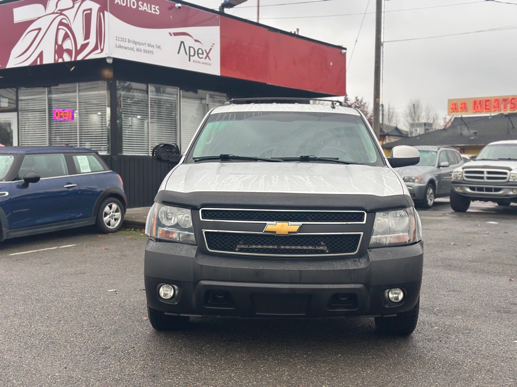 2012 Chevrolet Tahoe Image 2