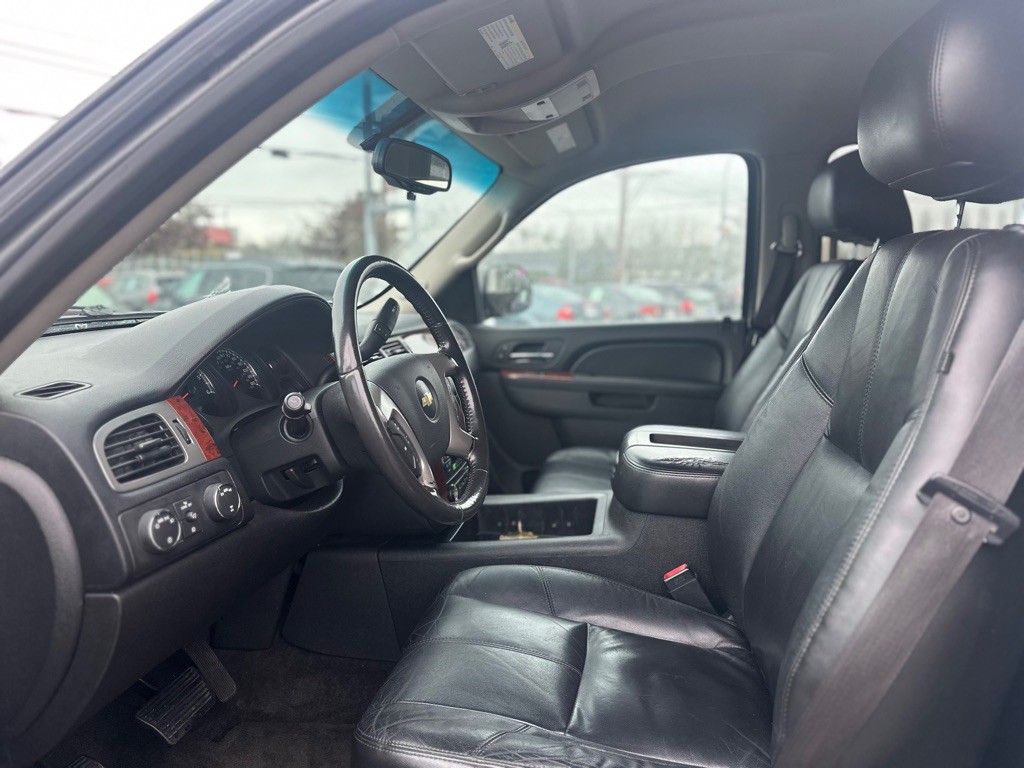 2012 Chevrolet Tahoe Image 11