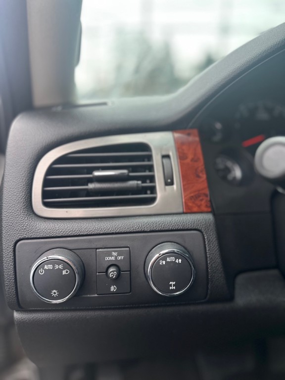 2012 Chevrolet Tahoe Image 12