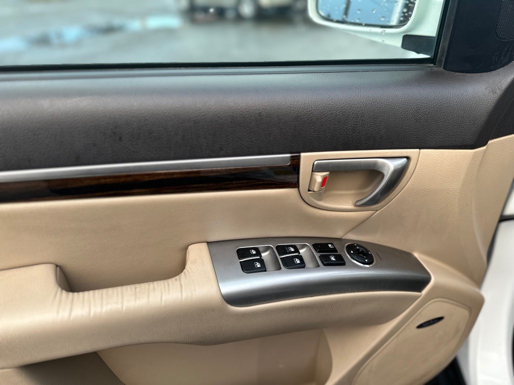 2012 Hyundai Santa Fe Image 11