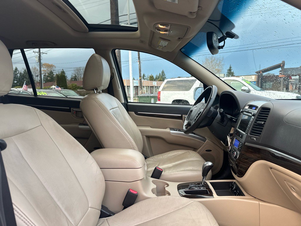 2012 Hyundai Santa Fe Image 22
