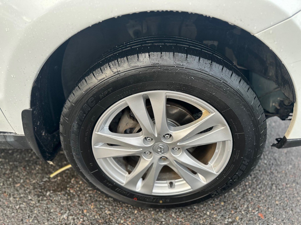 2012 Hyundai Santa Fe Image 24