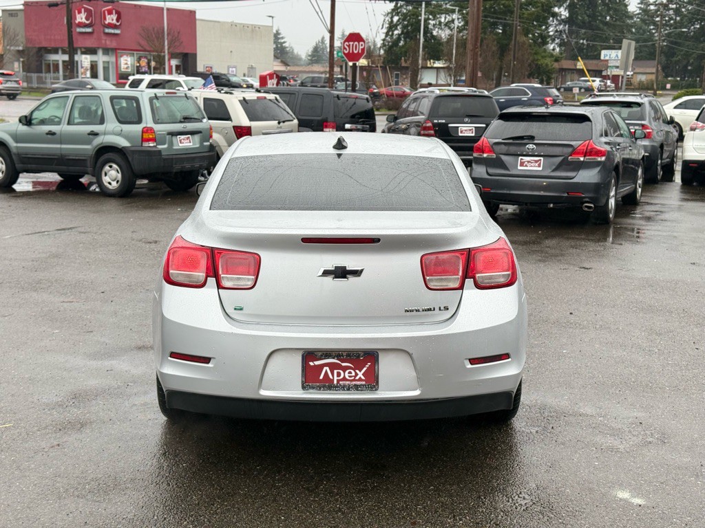 2015 Chevrolet Malibu Image 8