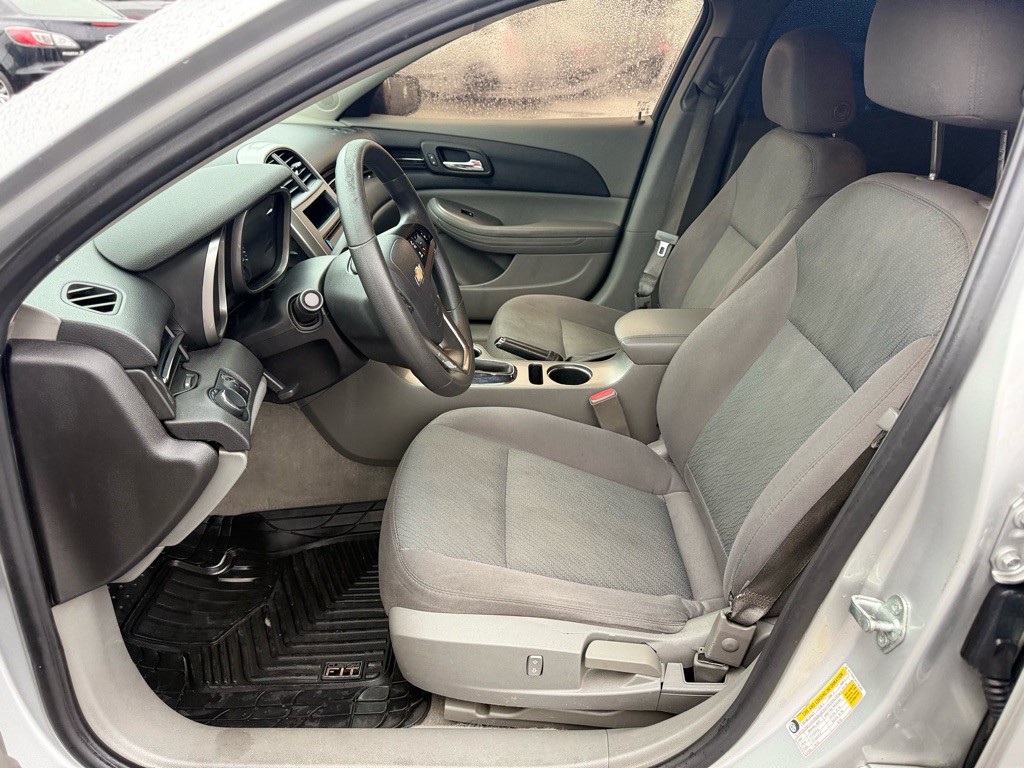 2015 Chevrolet Malibu Image 13