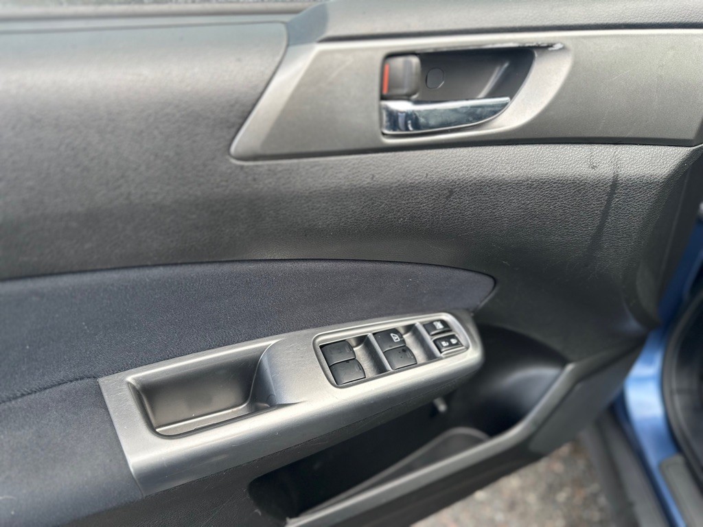 2012 Subaru Forester Image 11