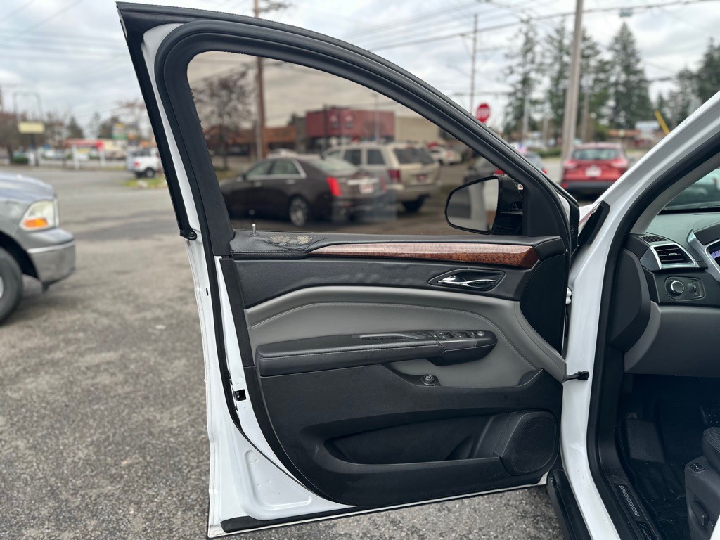 2010 Cadillac SRX Image 10