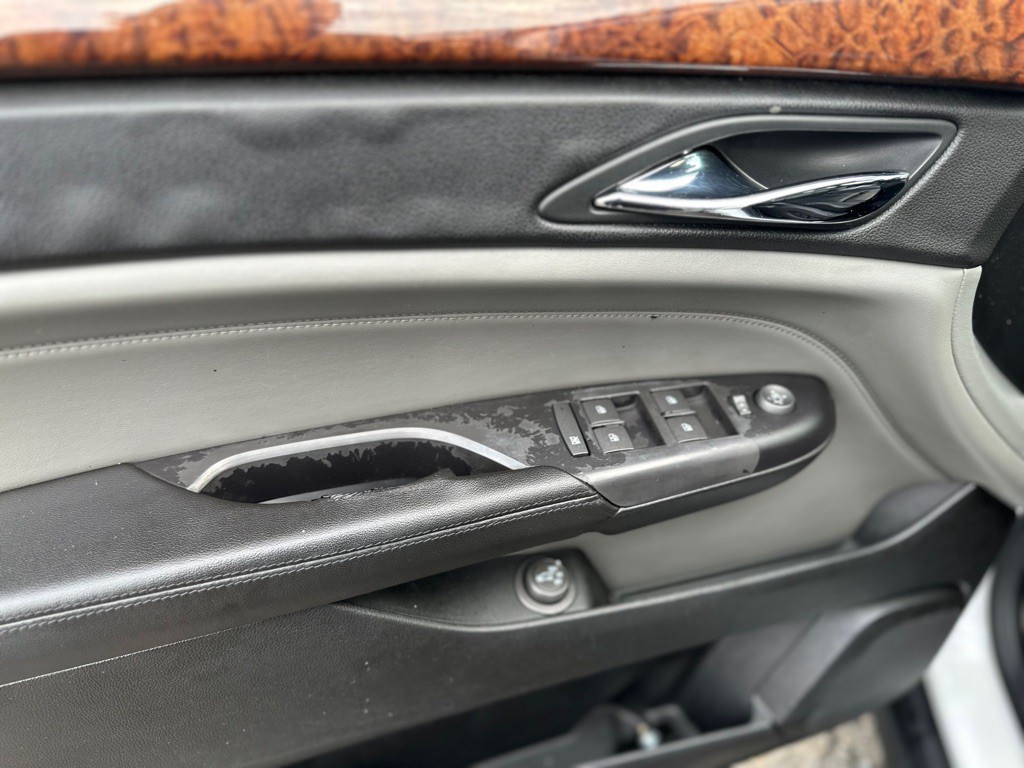 2010 Cadillac SRX Image 11