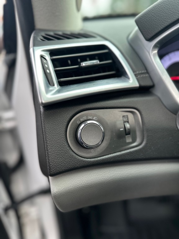 2010 Cadillac SRX Image 13