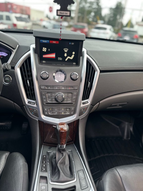 2010 Cadillac SRX Image 16