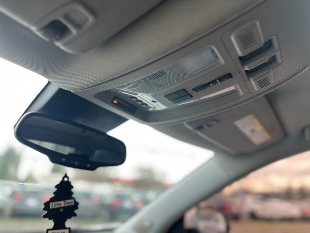 2010 Cadillac SRX Image 17