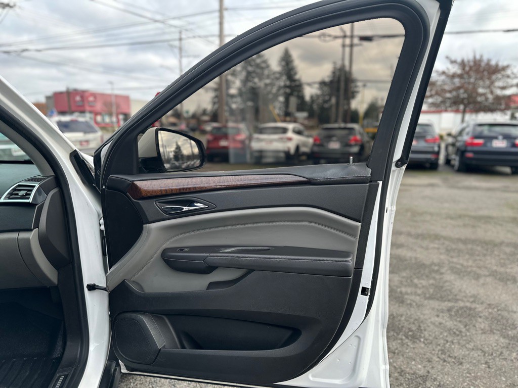 2010 Cadillac SRX Image 20