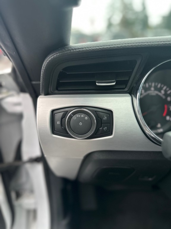 2017 Ford Mustang Image 14