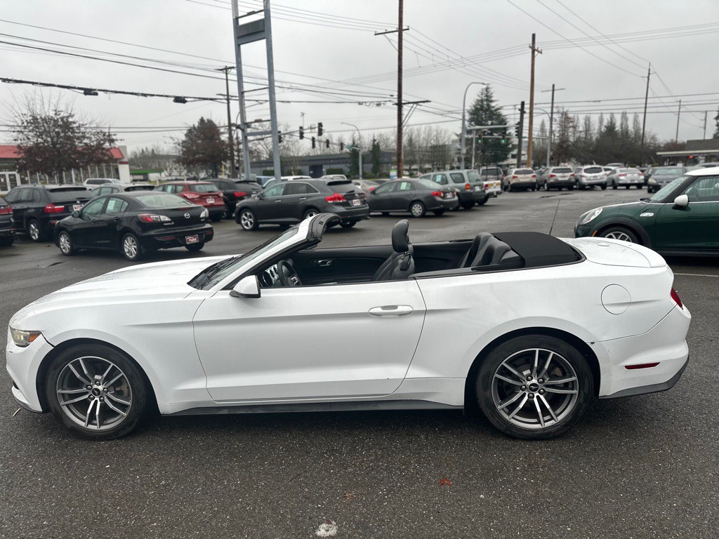 2017 Ford Mustang Image 22