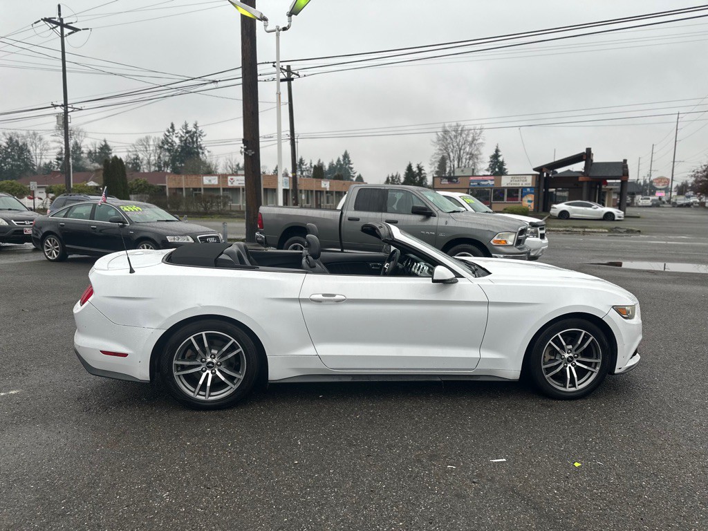 2017 Ford Mustang Image 23