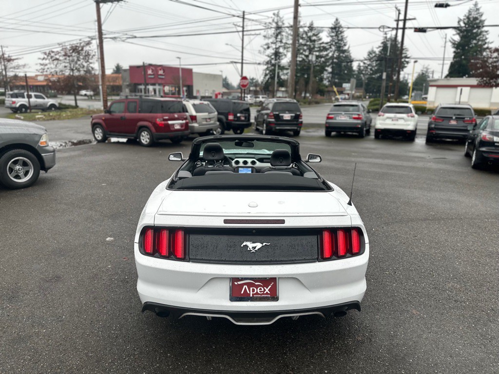 2017 Ford Mustang Image 24