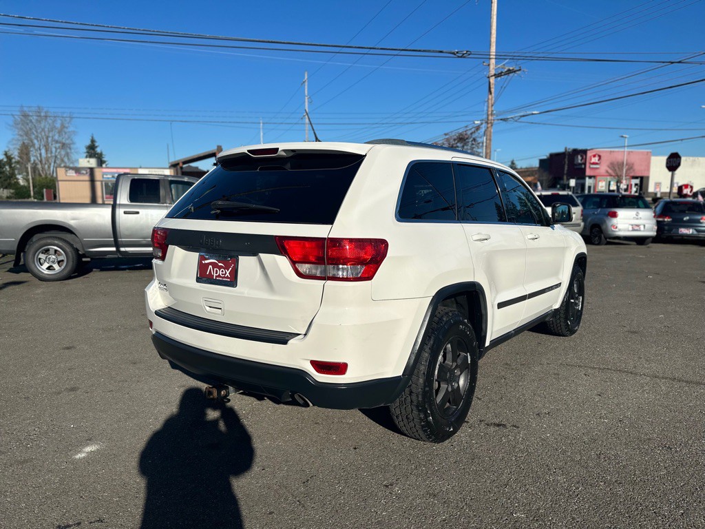 2011 Jeep Grand Cherokee Image 6
