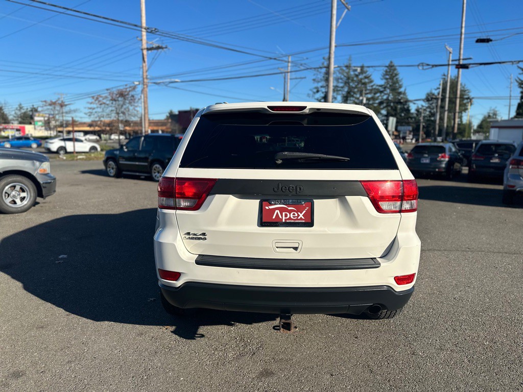 2011 Jeep Grand Cherokee Image 7
