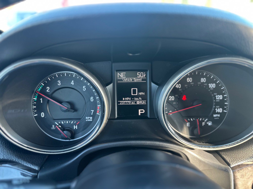 2011 Jeep Grand Cherokee Image 15