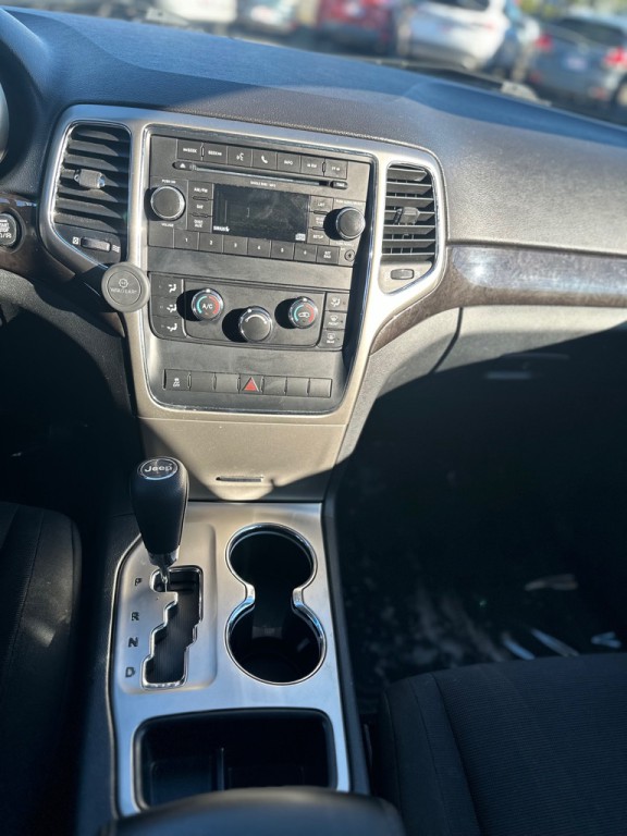 2011 Jeep Grand Cherokee Image 17