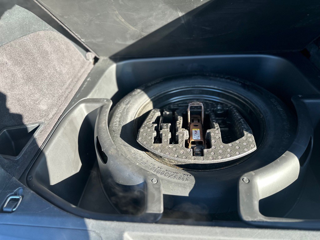 2011 Jeep Grand Cherokee Image 28