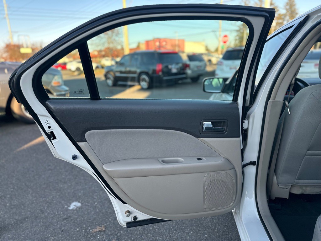 2012 Ford Fusion Image 19