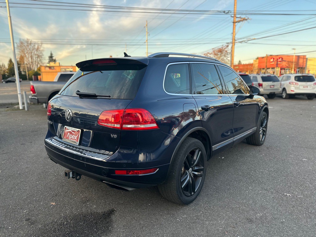 2013 Volkswagen Touareg Image 5