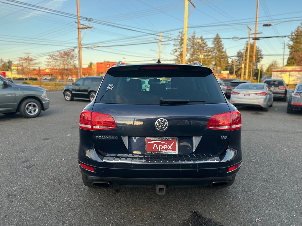 2013 Volkswagen Touareg Image 6