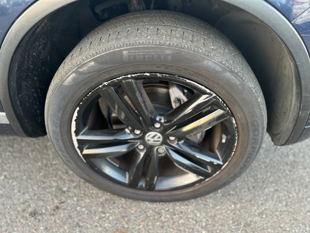 2013 Volkswagen Touareg Image 26