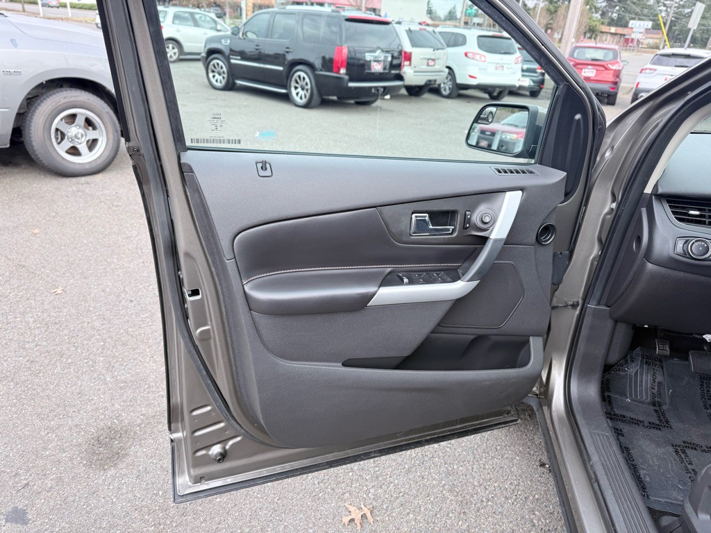 2013 Ford Edge Image 12