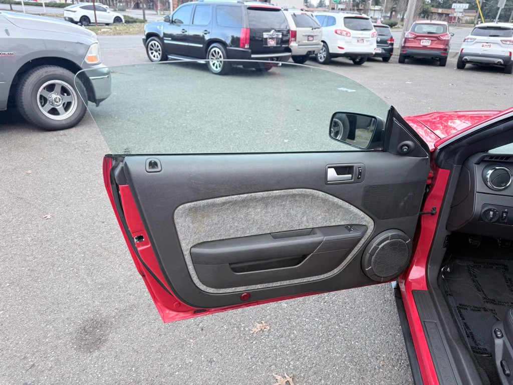 2008 Ford Mustang Image 11