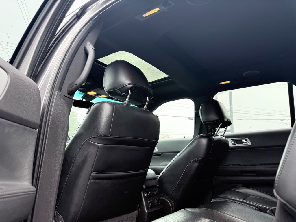2012 Ford Explorer Image 16