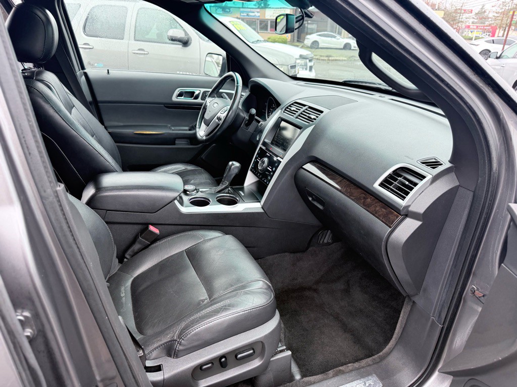 2012 Ford Explorer Image 21