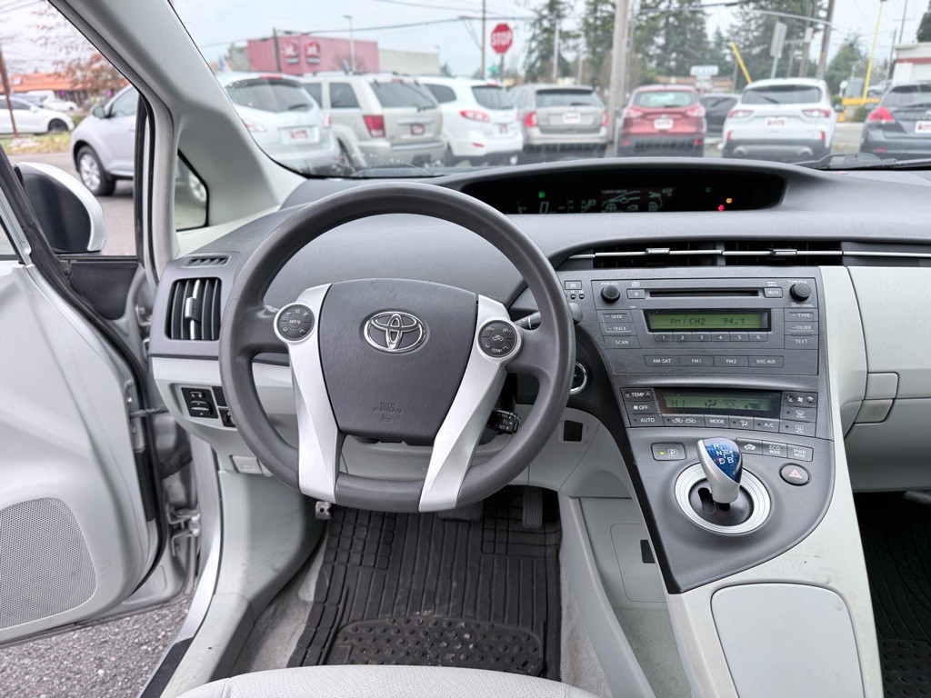 2010 Toyota Prius Image 14