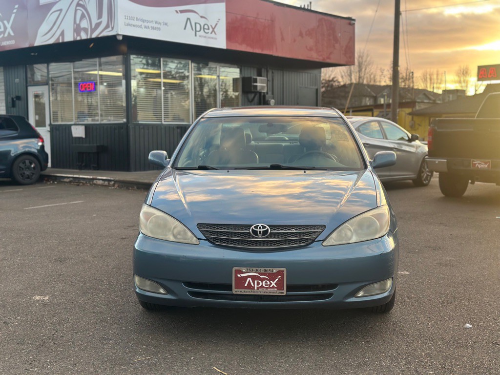 2004 Toyota Camry Image 2