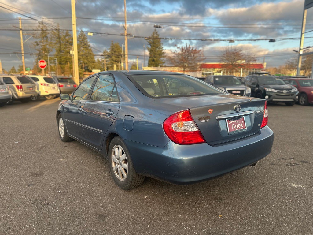 2004 Toyota Camry Image 8