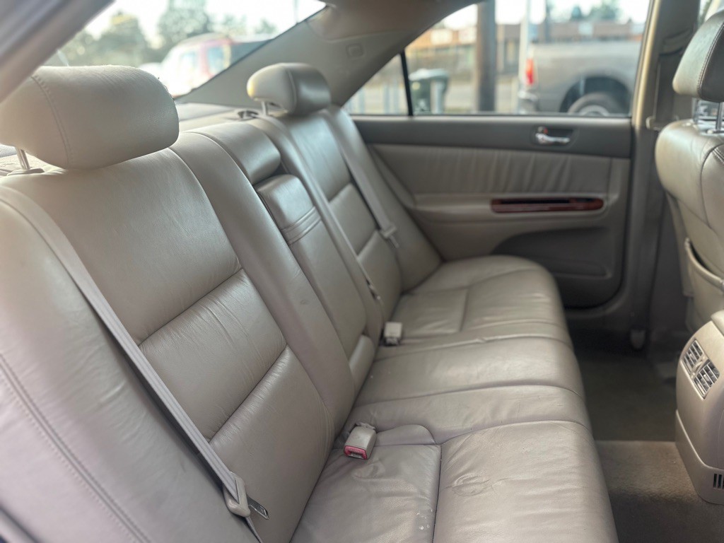 2004 Toyota Camry Image 21