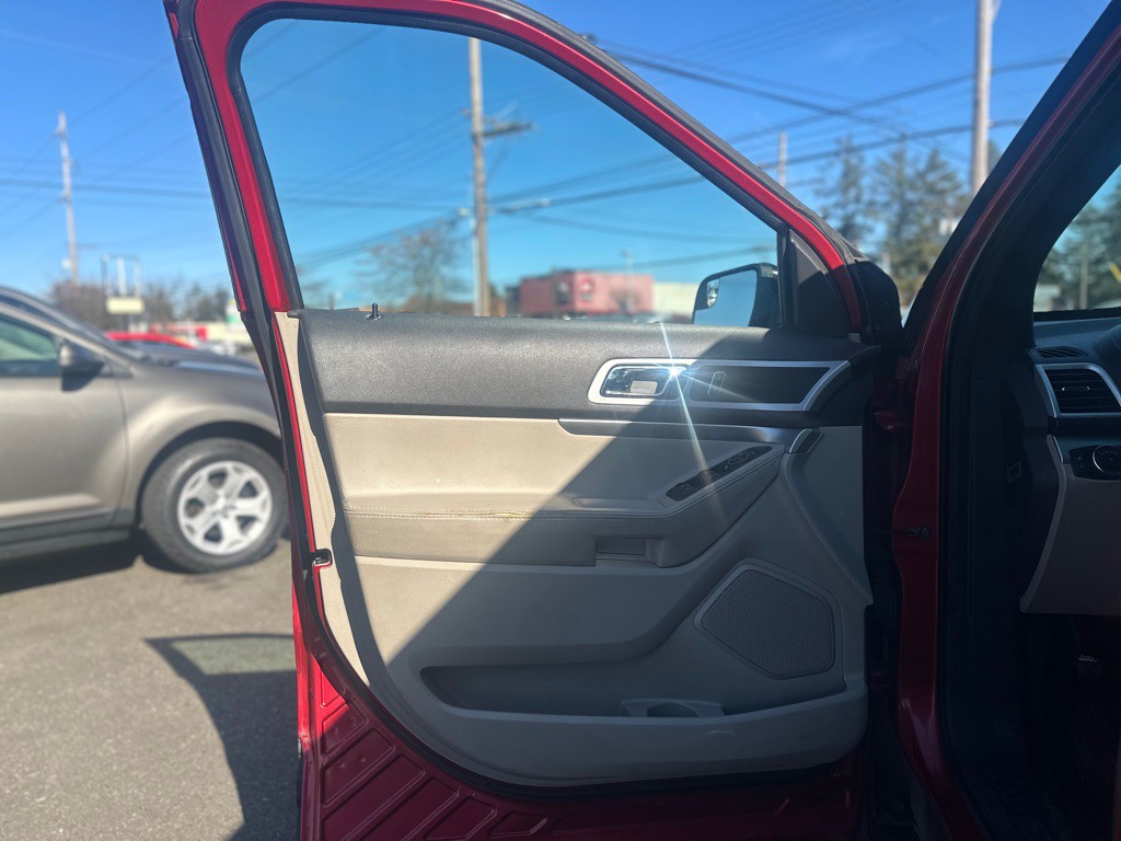 2012 Ford Explorer Image 9