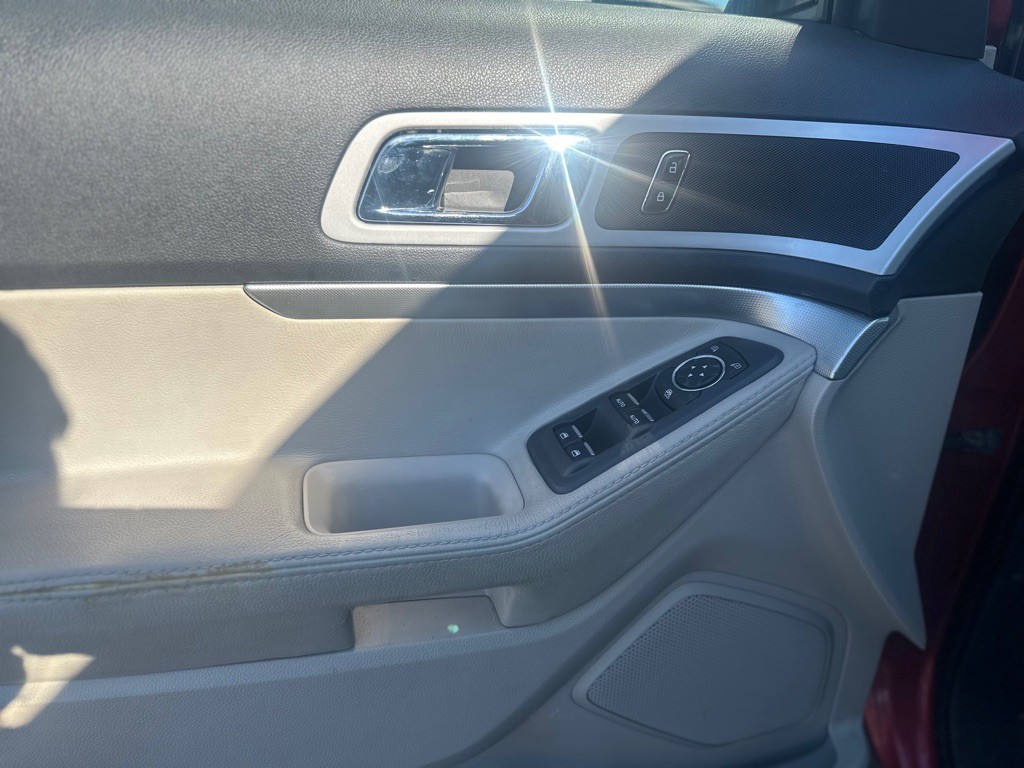 2012 Ford Explorer Image 10