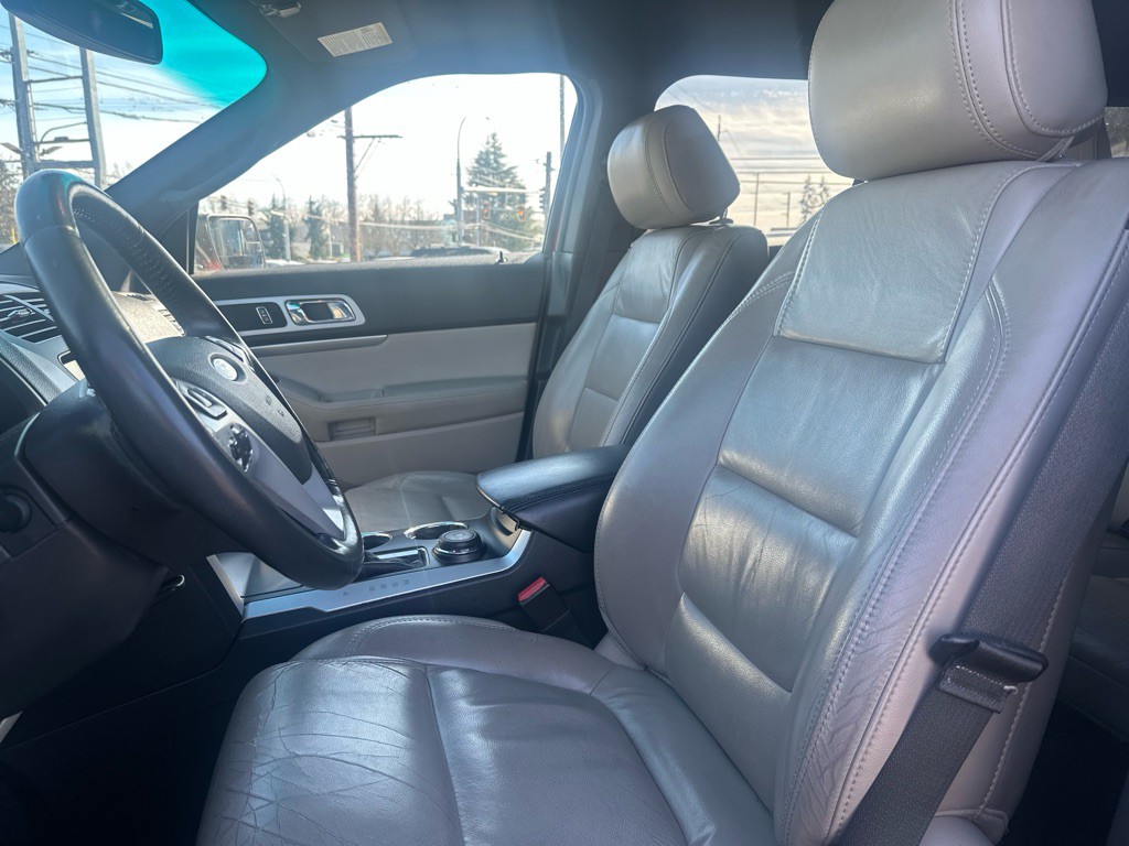 2012 Ford Explorer Image 11