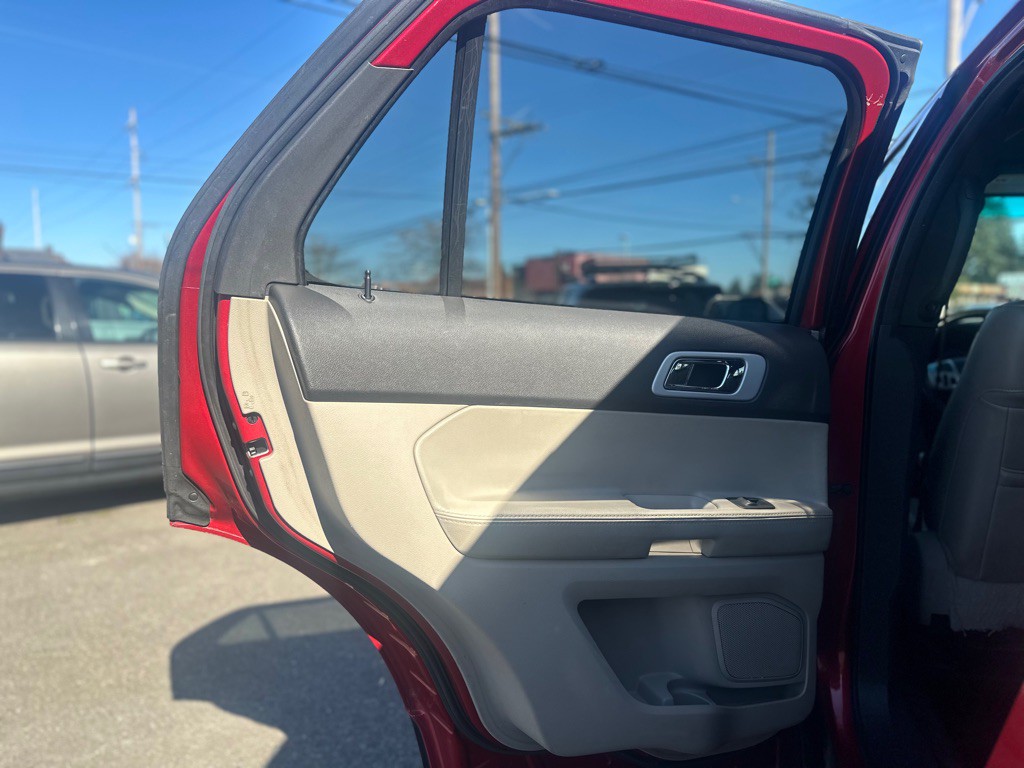 2012 Ford Explorer Image 18