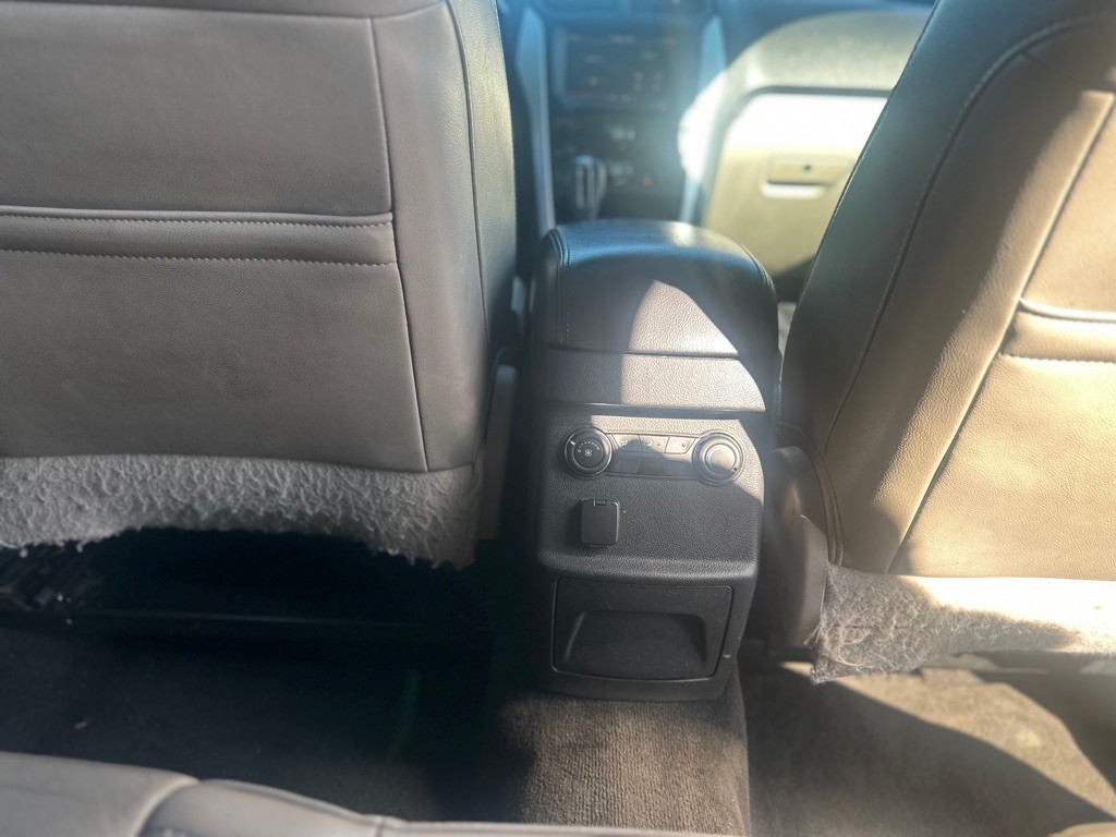 2012 Ford Explorer Image 24
