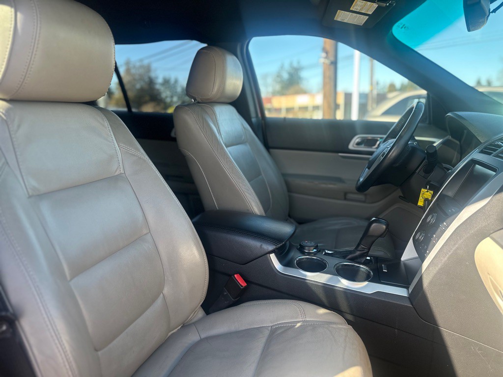 2012 Ford Explorer Image 26