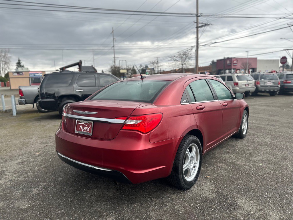 2011 Chrysler 200 Image 5