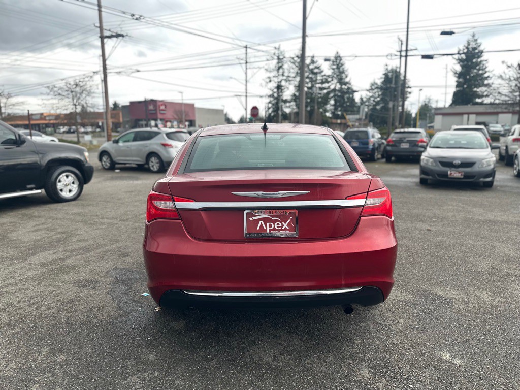 2011 Chrysler 200 Image 6