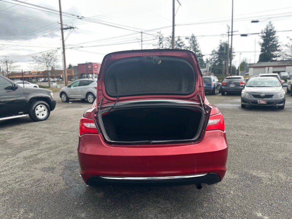 2011 Chrysler 200 Image 7