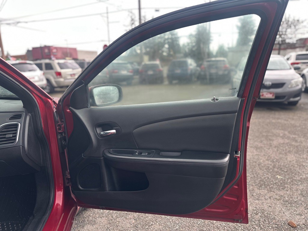 2011 Chrysler 200 Image 24