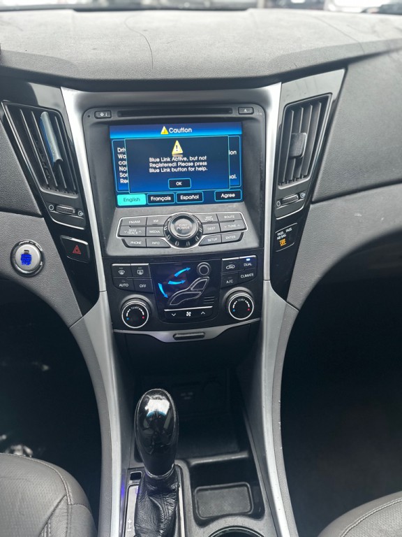 2012 Hyundai Sonata Image 17